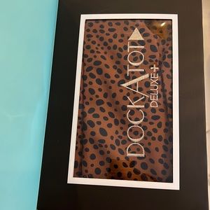 NIB dockatot deluxe plus bronzed cheetah cover